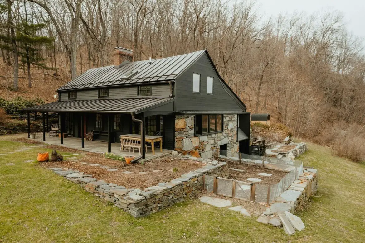 Top Benefits of Modernizing Your Home’s Exterior Views Top Benefits of Modernizing Your Home’s Exterior Views