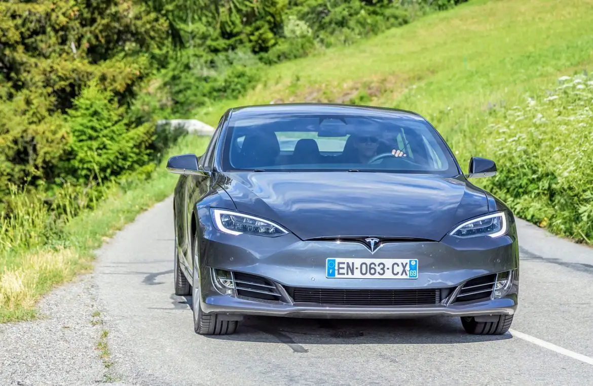 Protecting Your Tesla’s Rims Comprehensive Guide Protecting Your Tesla's Rims Comprehensive Guide